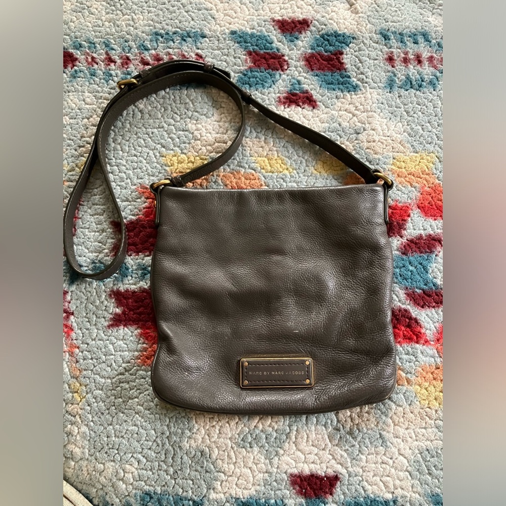 Marc by Marc Jacobs grey taupe small purse crossbody